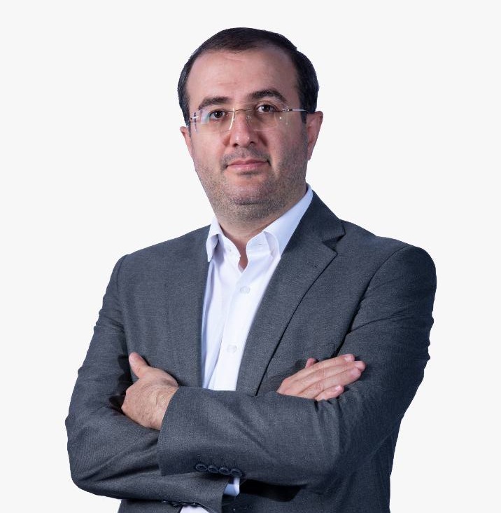 آقای همت‌يار